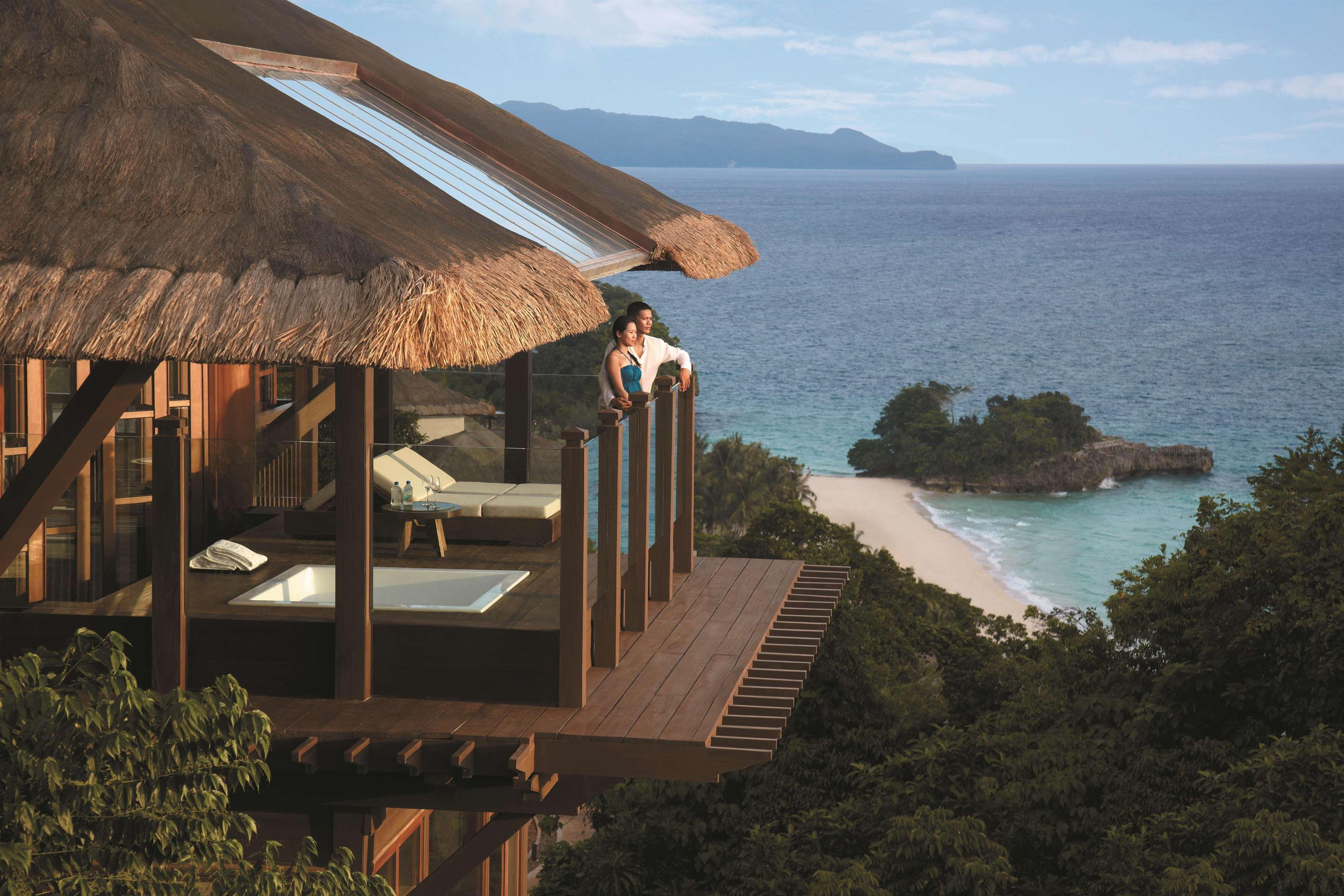 Shangri-La Boracay Extérieur photo A view of the beach from the resort