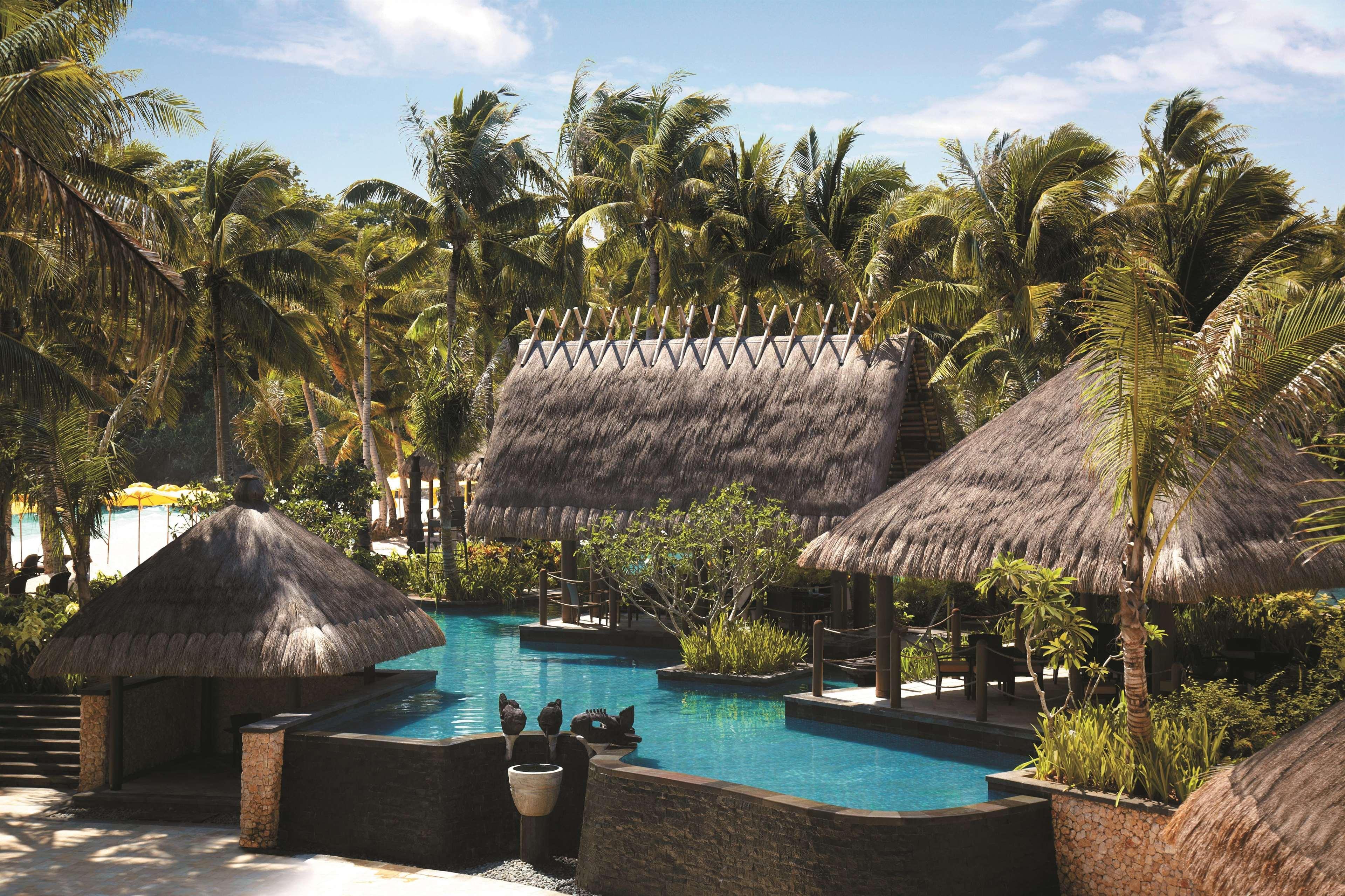 Shangri-La Boracay Extérieur photo The resort's main pool