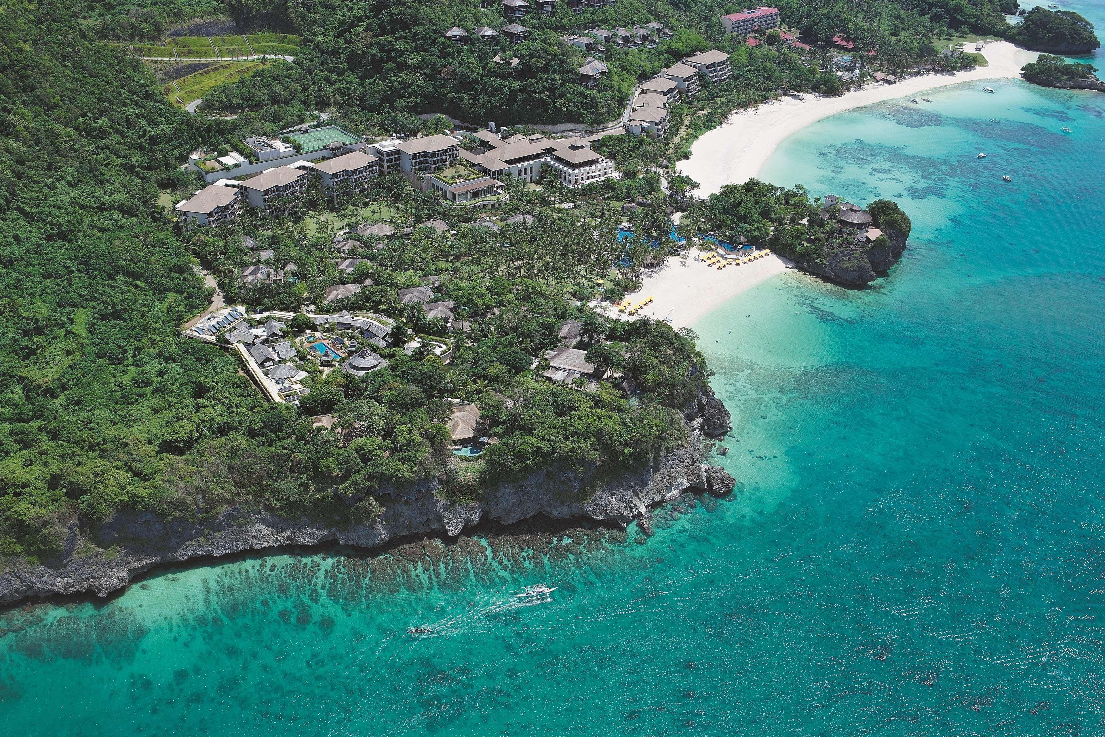Shangri-La Boracay Extérieur photo Aerial view of the resort