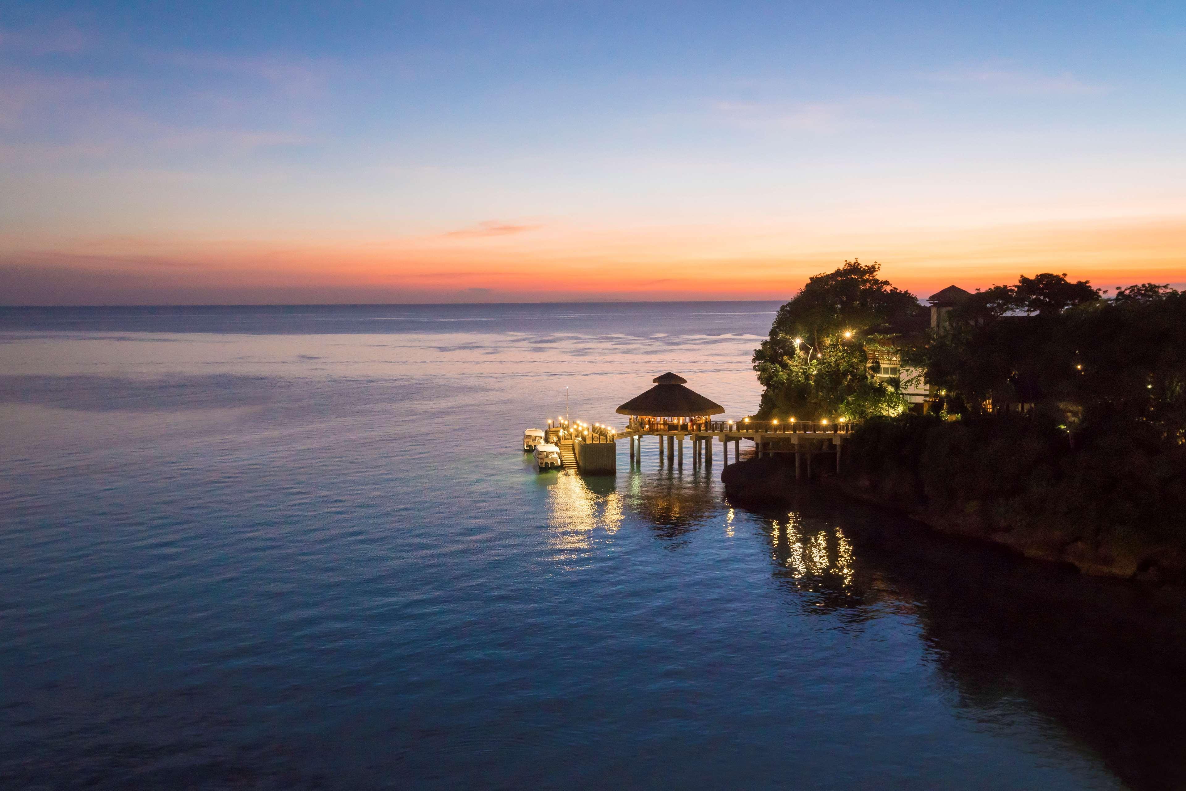 Shangri-La Boracay Extérieur photo Sunset at the resort
