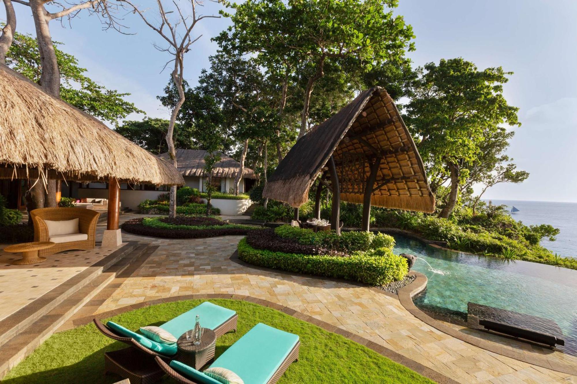 Shangri-La Boracay Extérieur photo The resort's pool